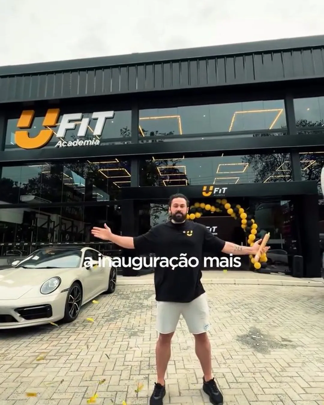 Fachada da UFit Pomerode no dia da inauguração